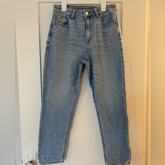 American Eagle Strigid Mom Jean - Picture 2 of 9